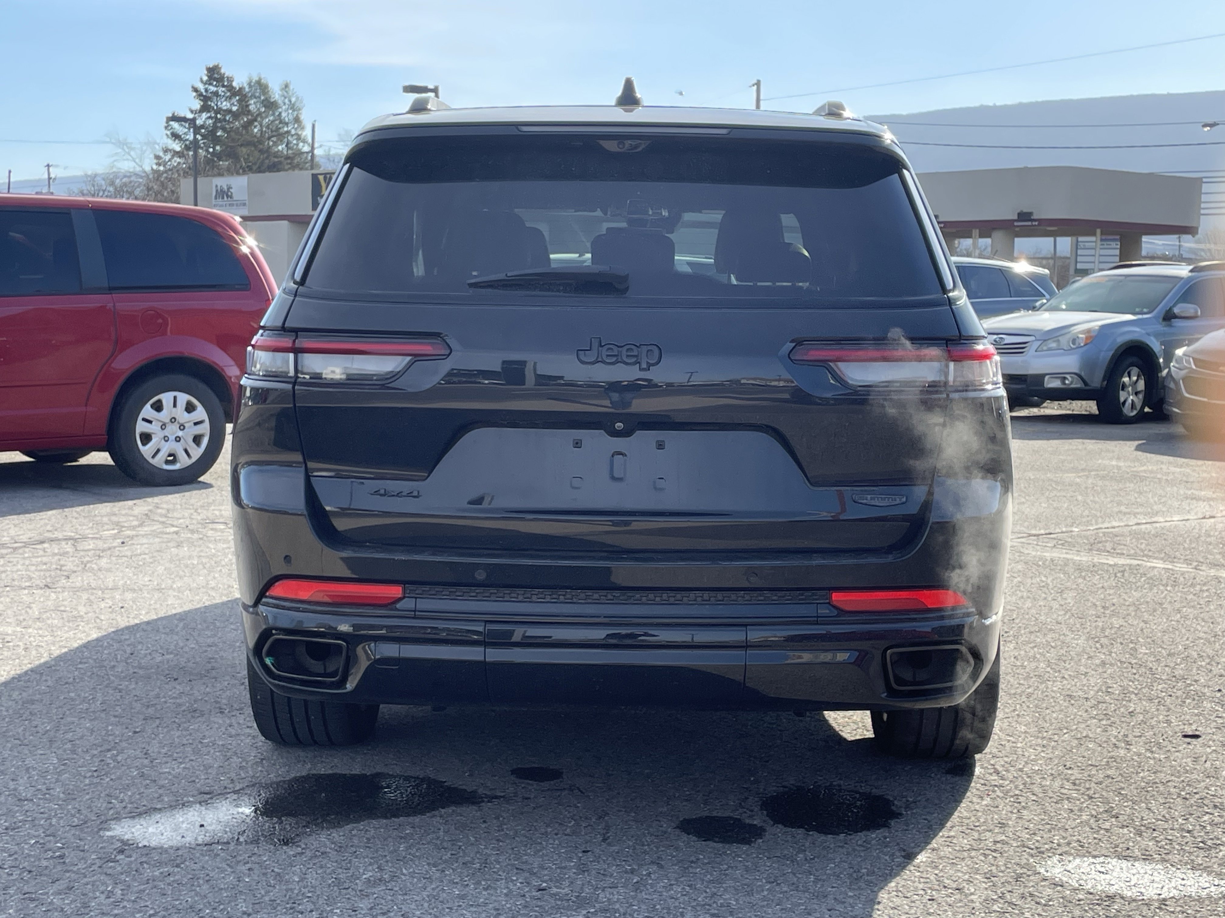 Used 2023 Jeep Grand Cherokee L Summit w/ Advanced Protech Group IV image 4