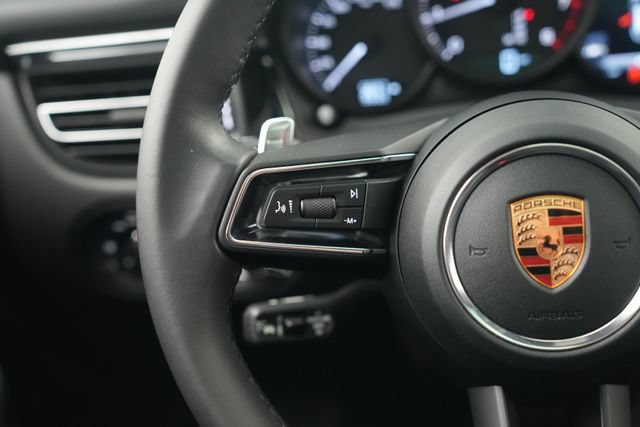 Certified 2026 Porsche Macan AWD/4WD image 40