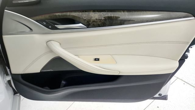 Used 2021 BMW 540i w/ Executive Package RWD image 37