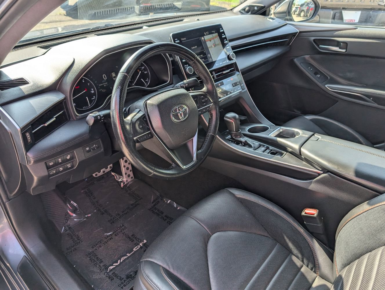 Used 2019 Toyota Avalon Touring FWD image 12