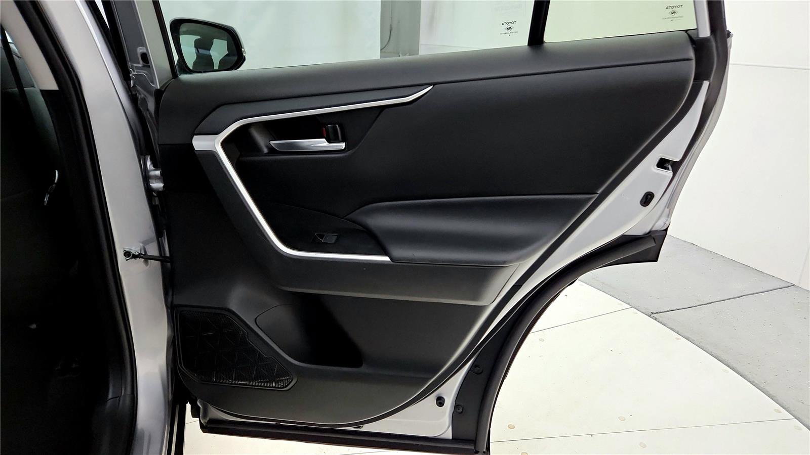 Used 2024 Toyota RAV4 XLE w/ Convenience Package image 19