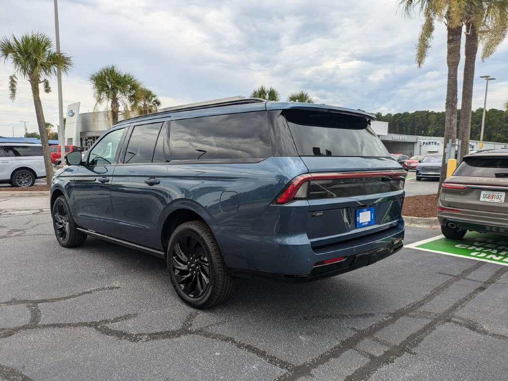 New 2027 Lincoln Navigator L Reserve w/ Jet Appearance Package AWD/4WD image 6