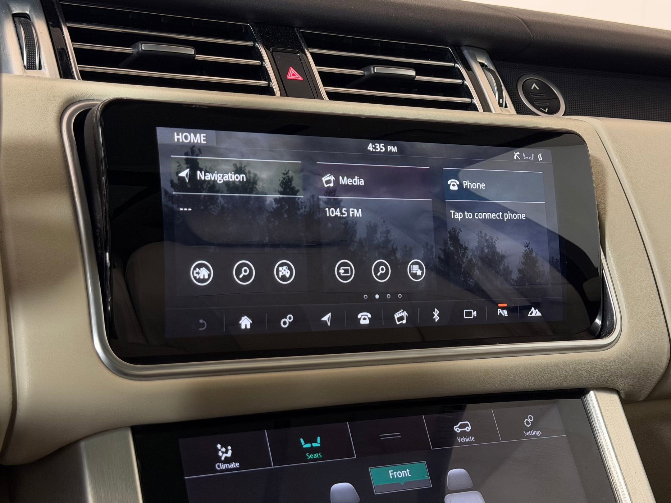 Used 2020 Land Rover Range Rover HSE AWD/4WD image 28