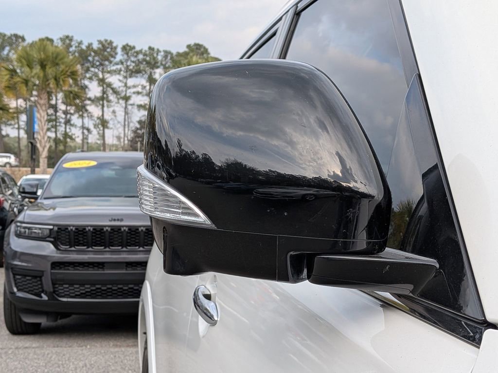 Used 2022 Nissan Armada SL w/ Midnight Edition Package image 12