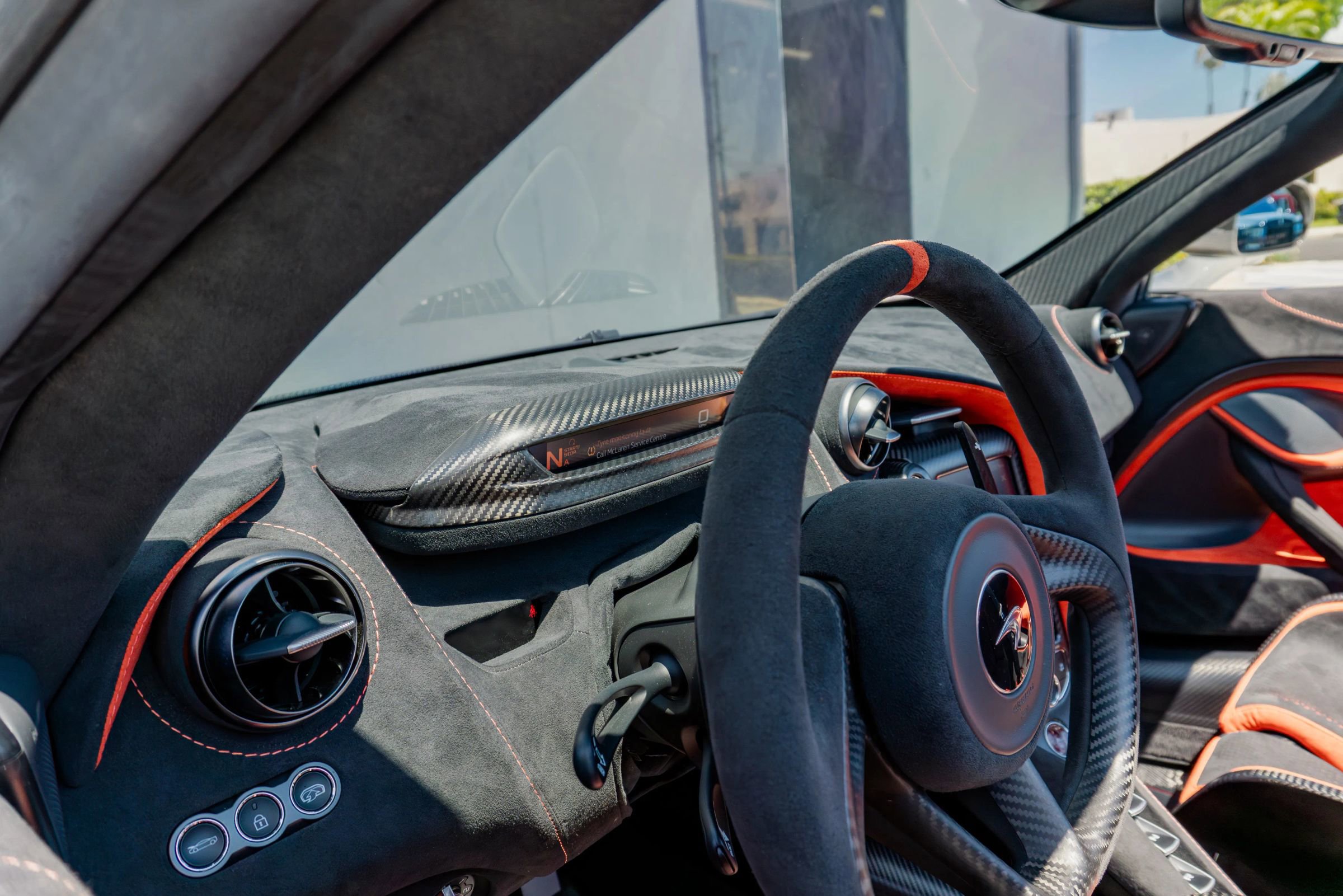 Used 2022 McLaren 765LT RWD image 68