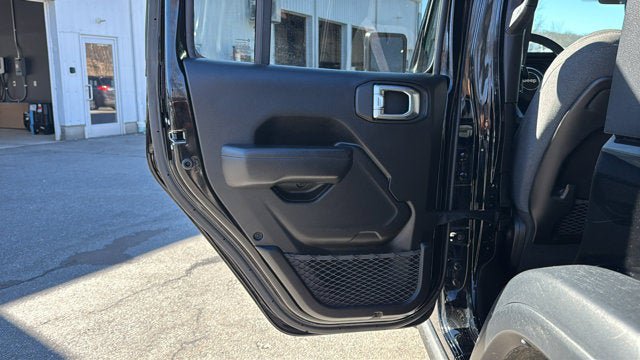Certified 2025 Jeep Wrangler Unlimited Rubicon AWD/4WD image 21