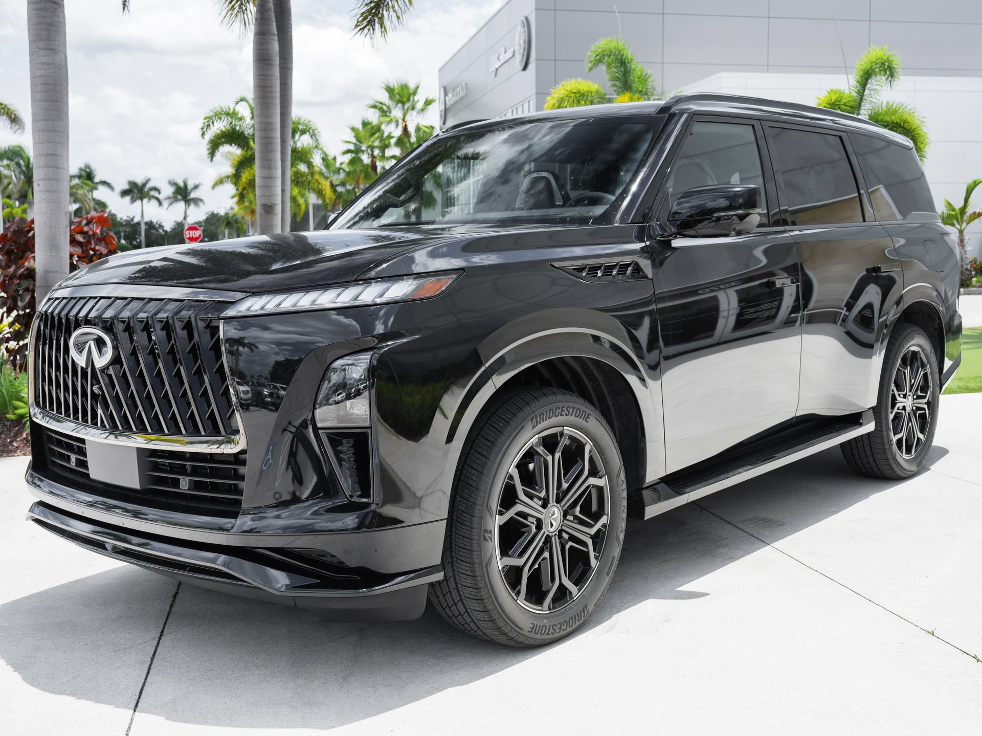 Certified 2026 INFINITI QX80 4WD image 6