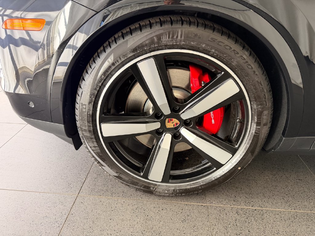 New 2026 Porsche Cayenne S AWD/4WD image 10