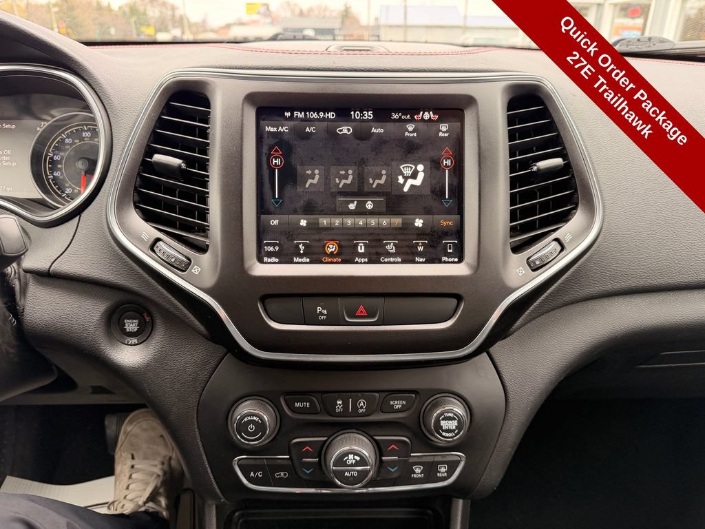Used 2019 Jeep Cherokee Trailhawk w/ Comfort & Convenience Group AWD/4WD image 22