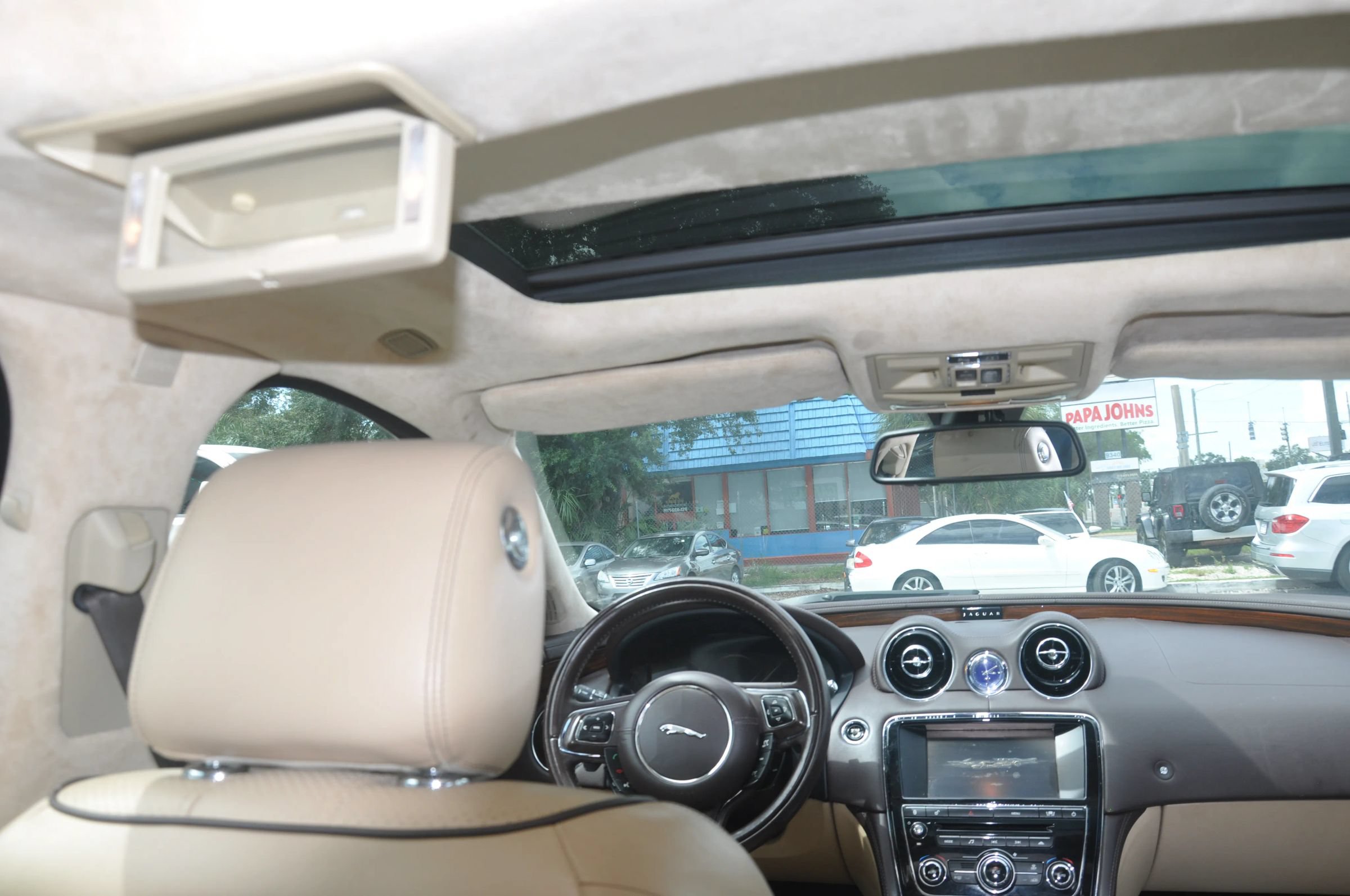 Used 2011 Jaguar XJ L RWD image 31