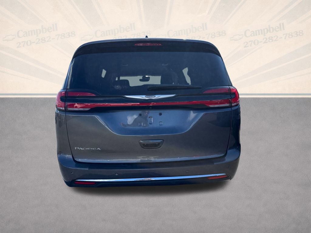 Used 2023 Chrysler Pacifica Touring-L image 4