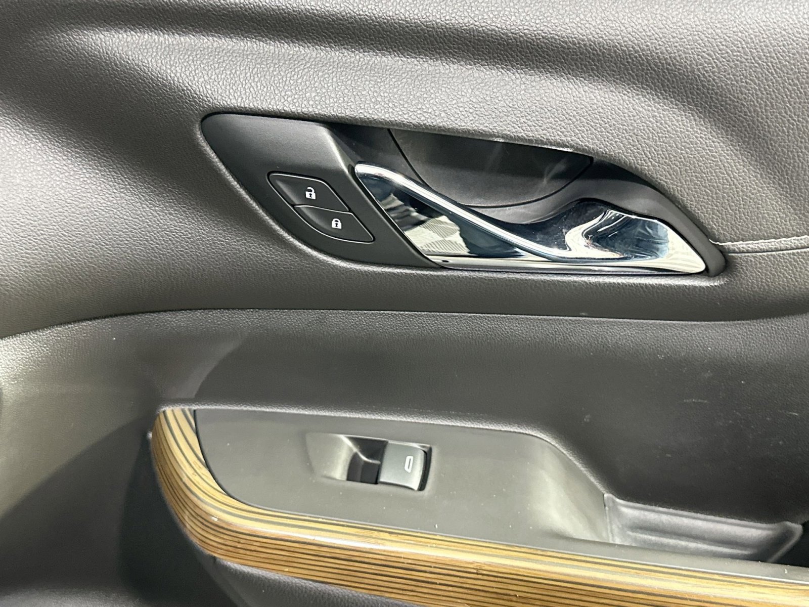 Used 2019 GMC Acadia SLE image 38