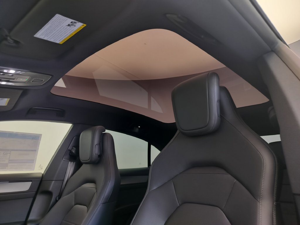 New 2026 Porsche Cayenne Electric Coupe AWD/4WD image 6