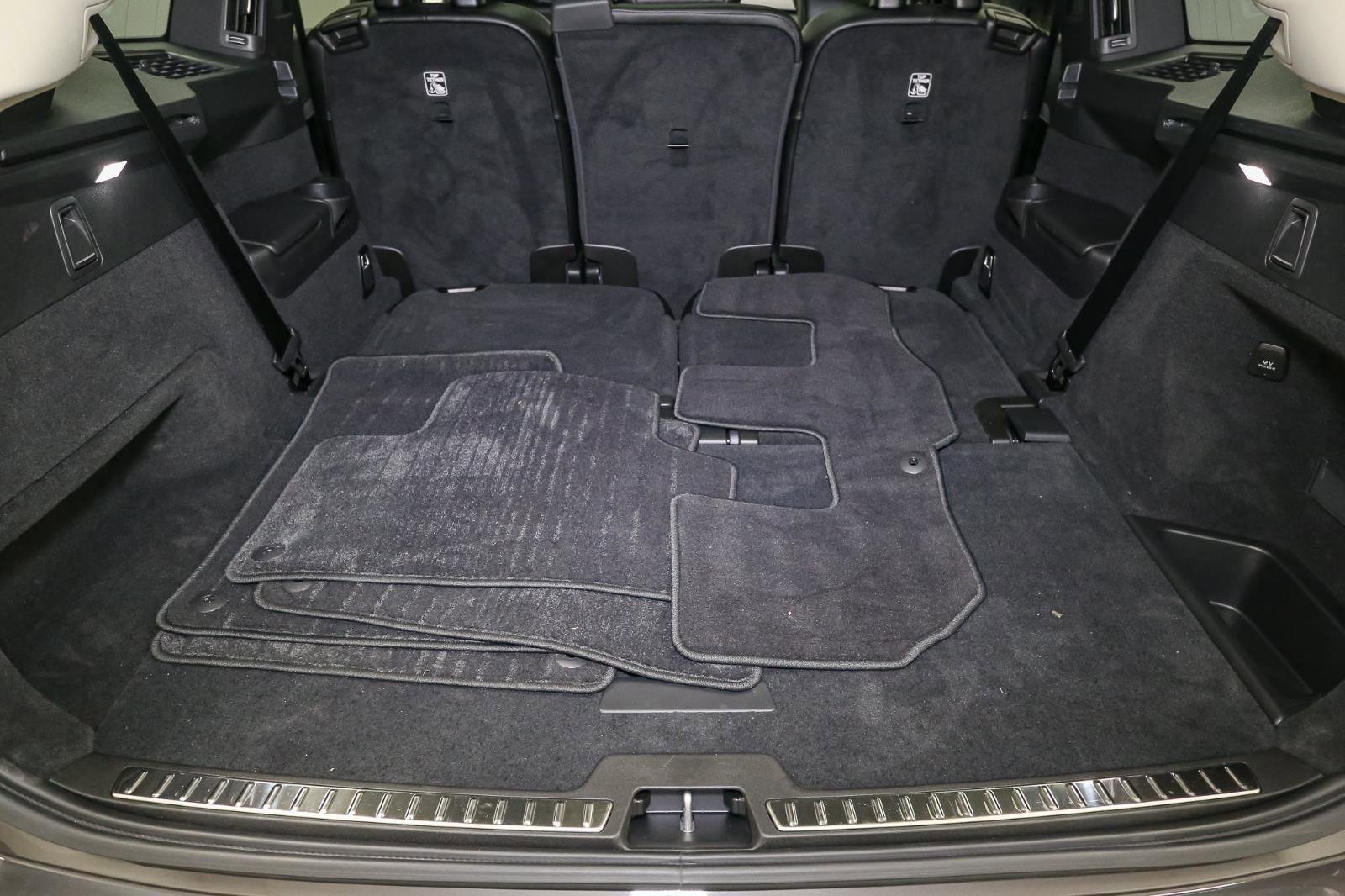 Used 2024 Volvo XC90 B5 Core w/ Climate Package image 13