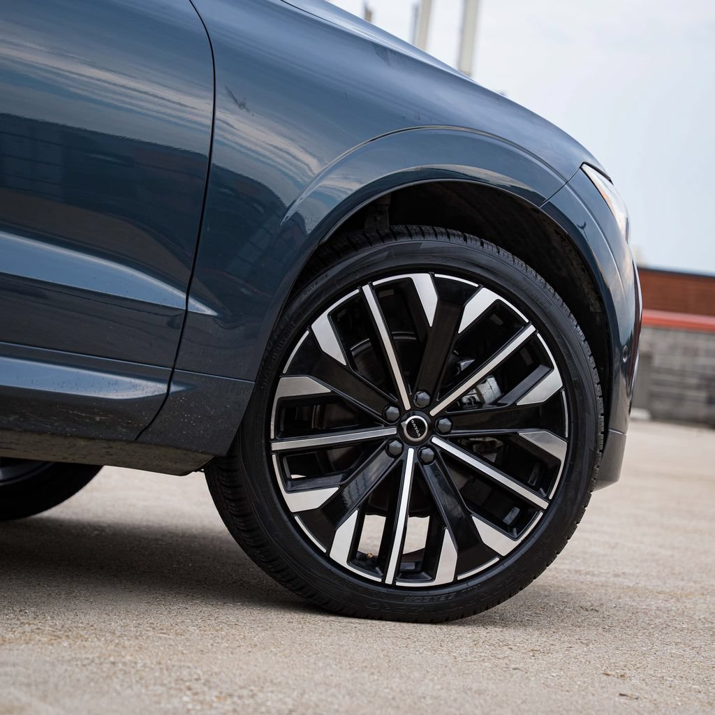 Certified 2026 Volvo XC60 B5 Ultra AWD/4WD image 7