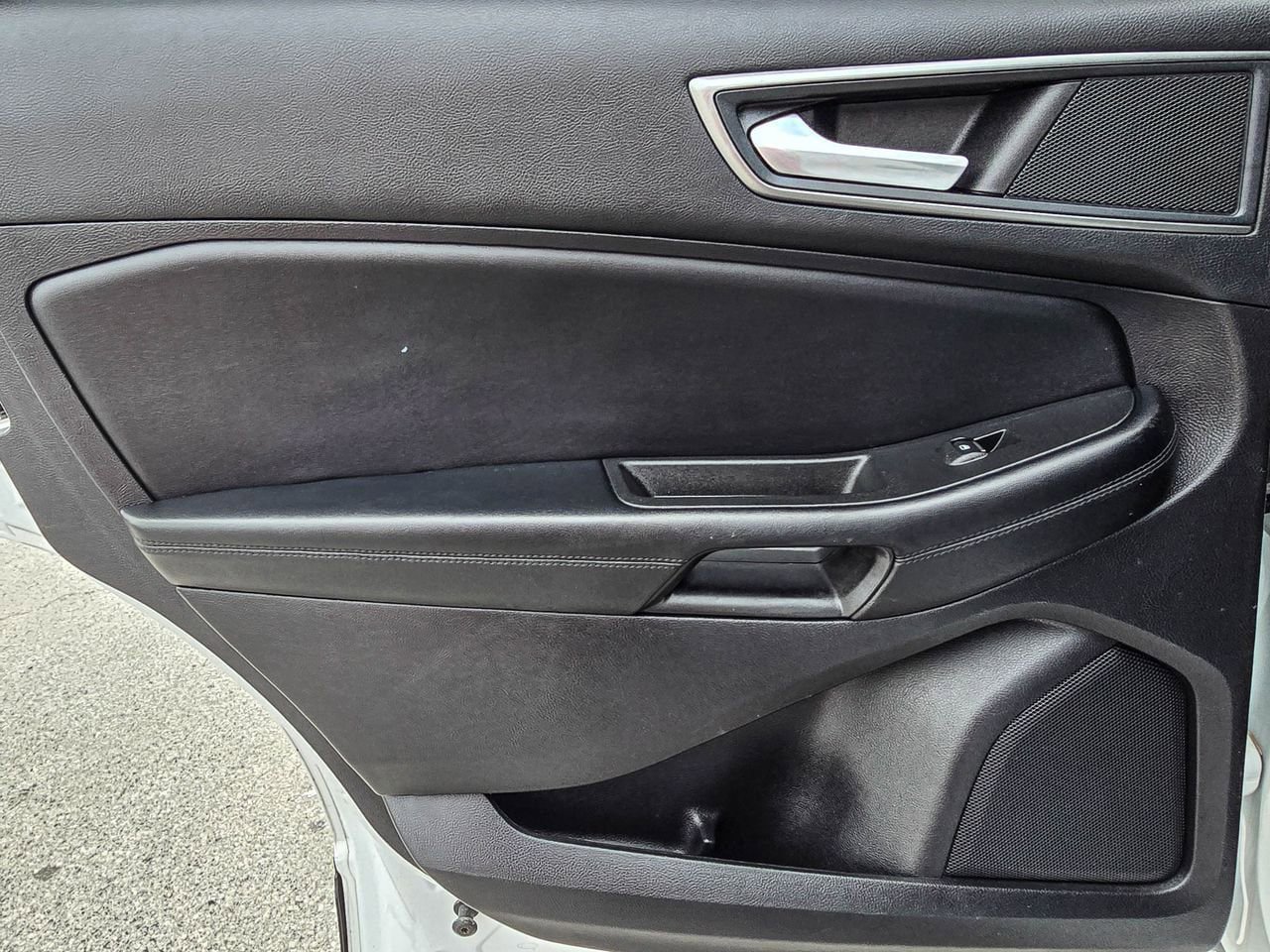 Used 2021 Ford Edge SE FWD image 30
