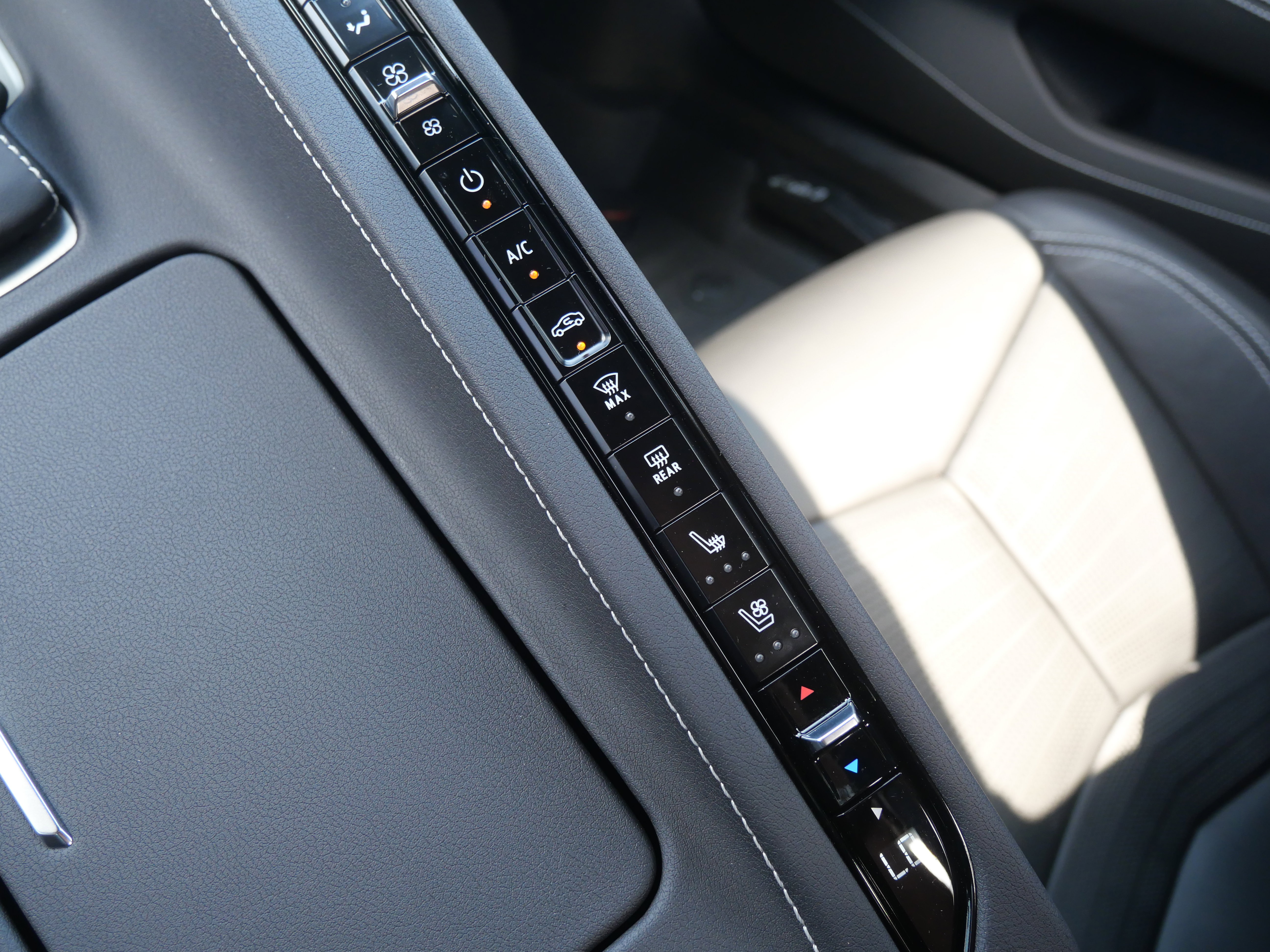 Used 2024 Chevrolet Corvette Stingray Preferred Conv w/ Z51 Performance Package image 30