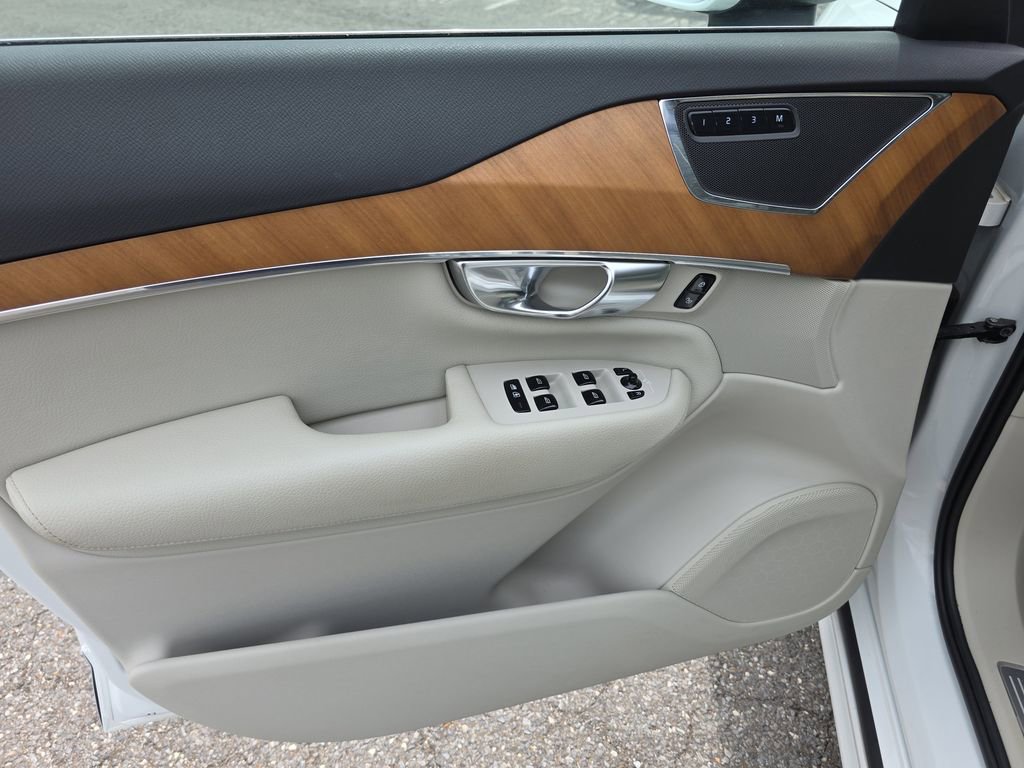 Used 2022 Volvo XC90 T5 Momentum w/ Advanced Package image 19