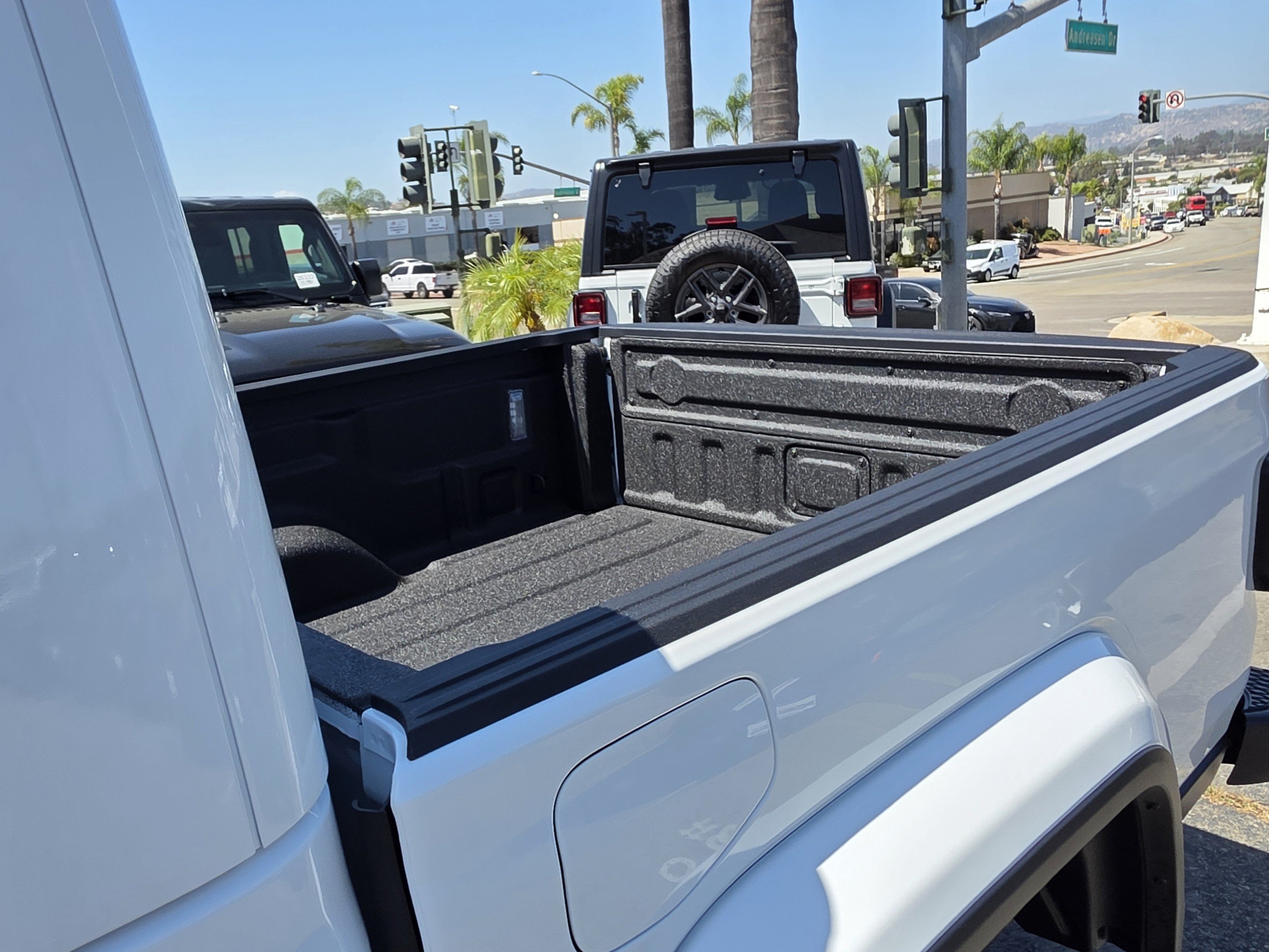 New 2026 Jeep Gladiator Sport AWD/4WD image 18