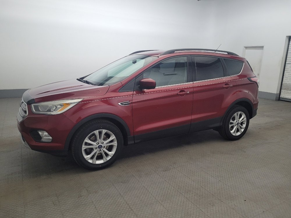 Used 2017 Ford Escape SE w/ Equipment Group 201A FWD image 2