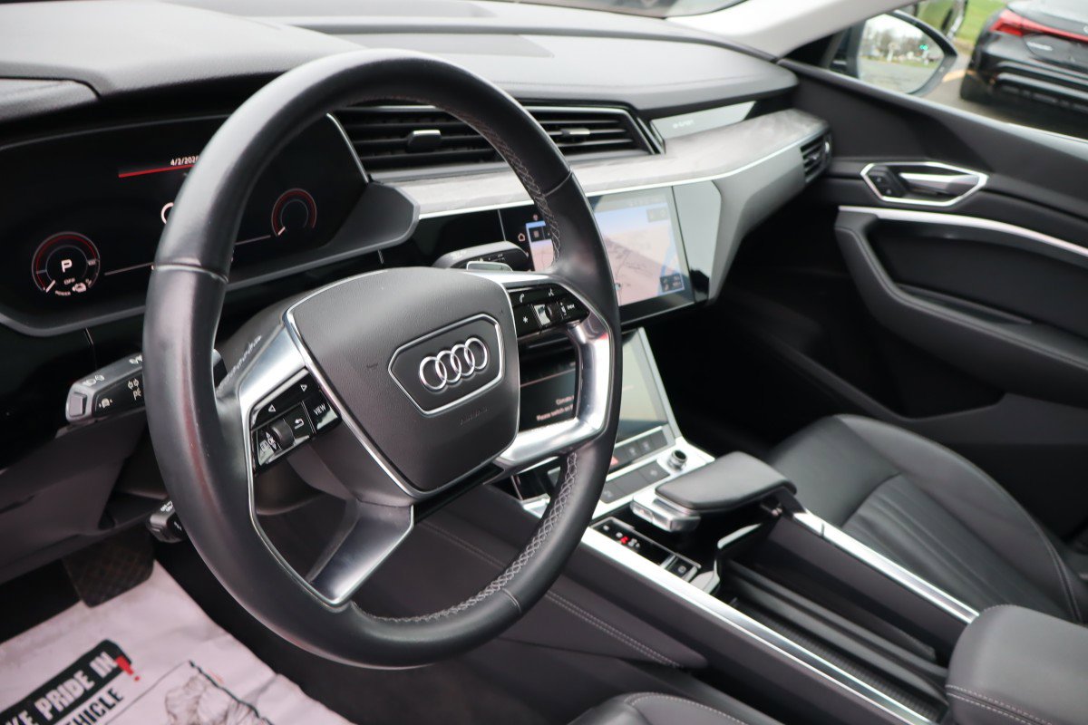 Used 2021 Audi e-tron Premium image 9