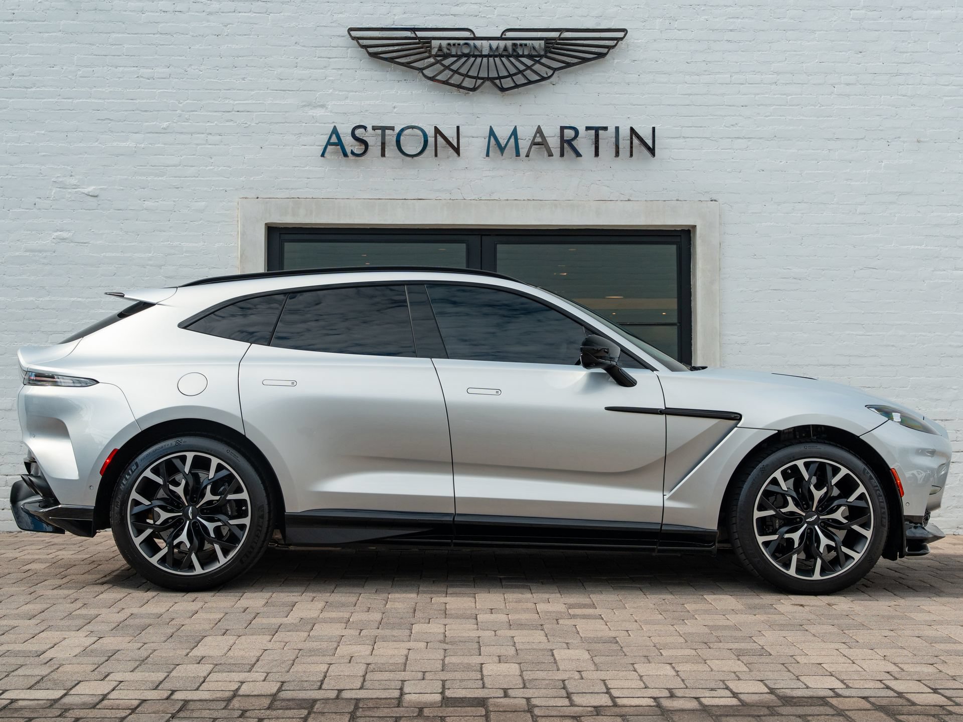 Used 2023 Aston Martin DBX 707 AWD/4WD image 9
