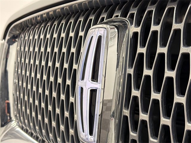 Used 2023 Lincoln Navigator Reserve image 16