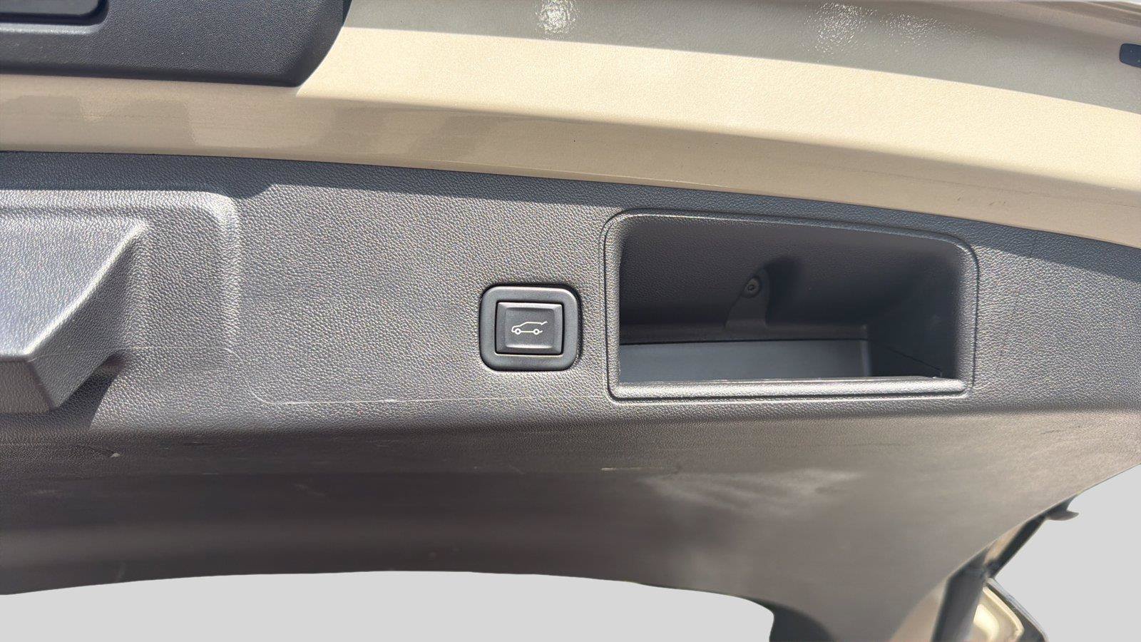 Used 2023 GMC Terrain SLE w/ Driver Convenience Package AWD/4WD image 20