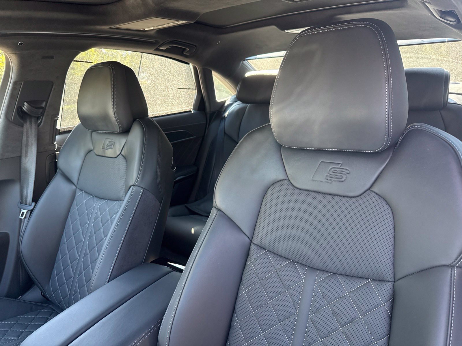 Used 2025 Audi S8 w/ Executive Package AWD/4WD image 9