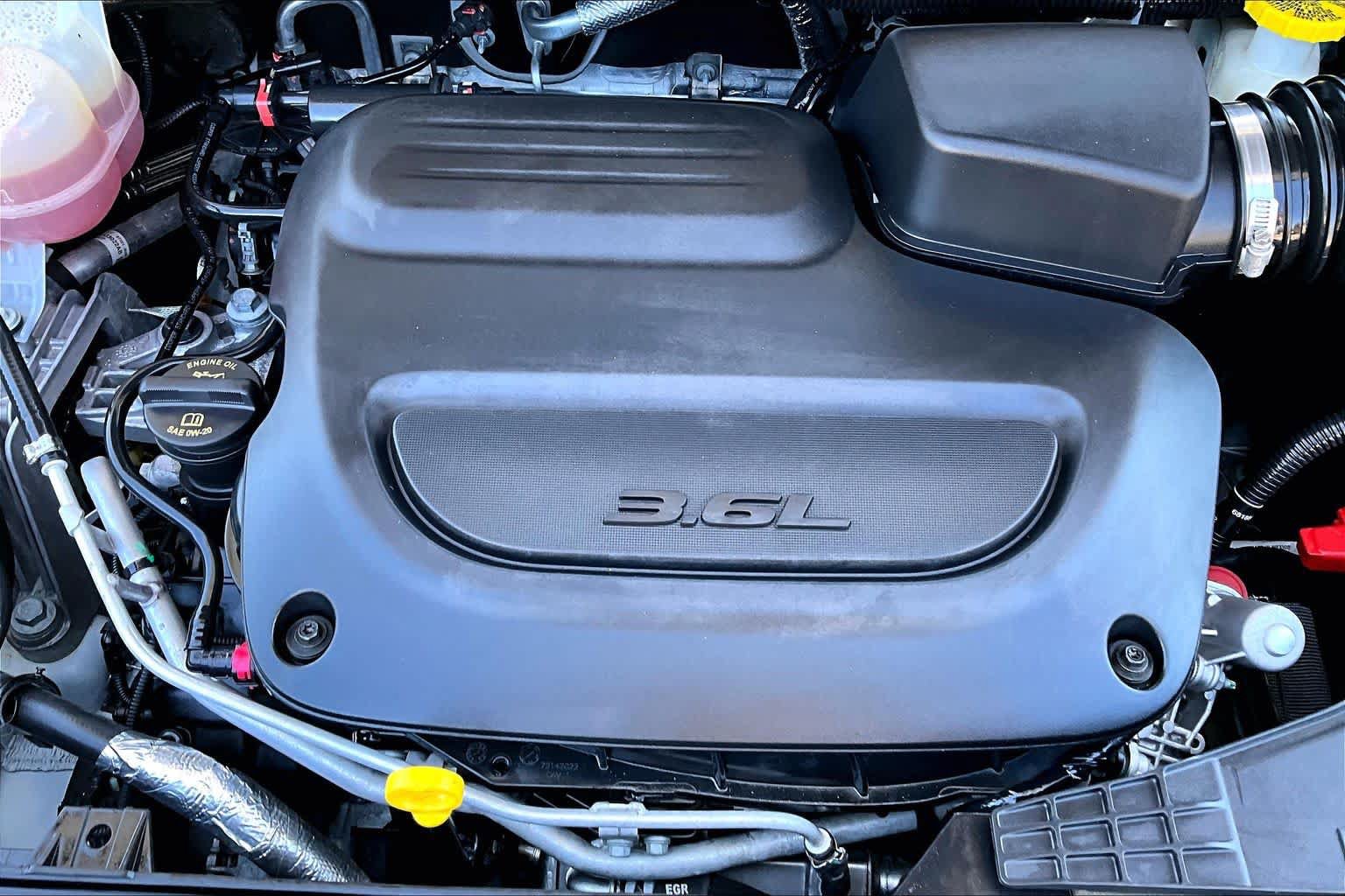 Used 2021 Chrysler Pacifica Limited AWD/4WD image 32