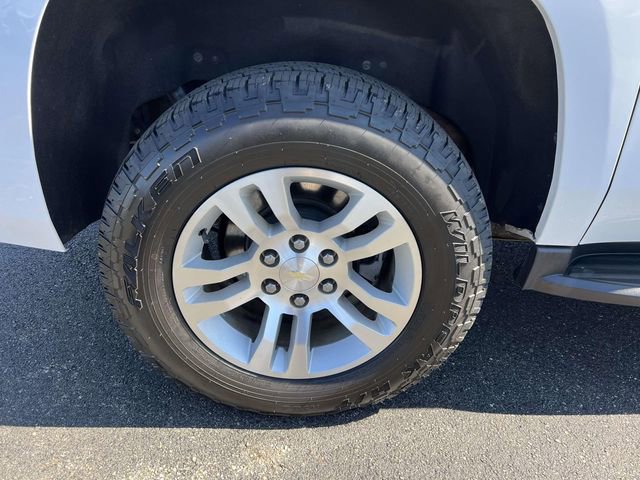 Used 2018 Chevrolet Suburban LT image 11