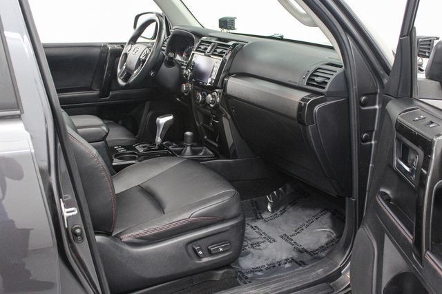Used 2022 Toyota 4Runner TRD Off-Road Premium AWD/4WD image 25