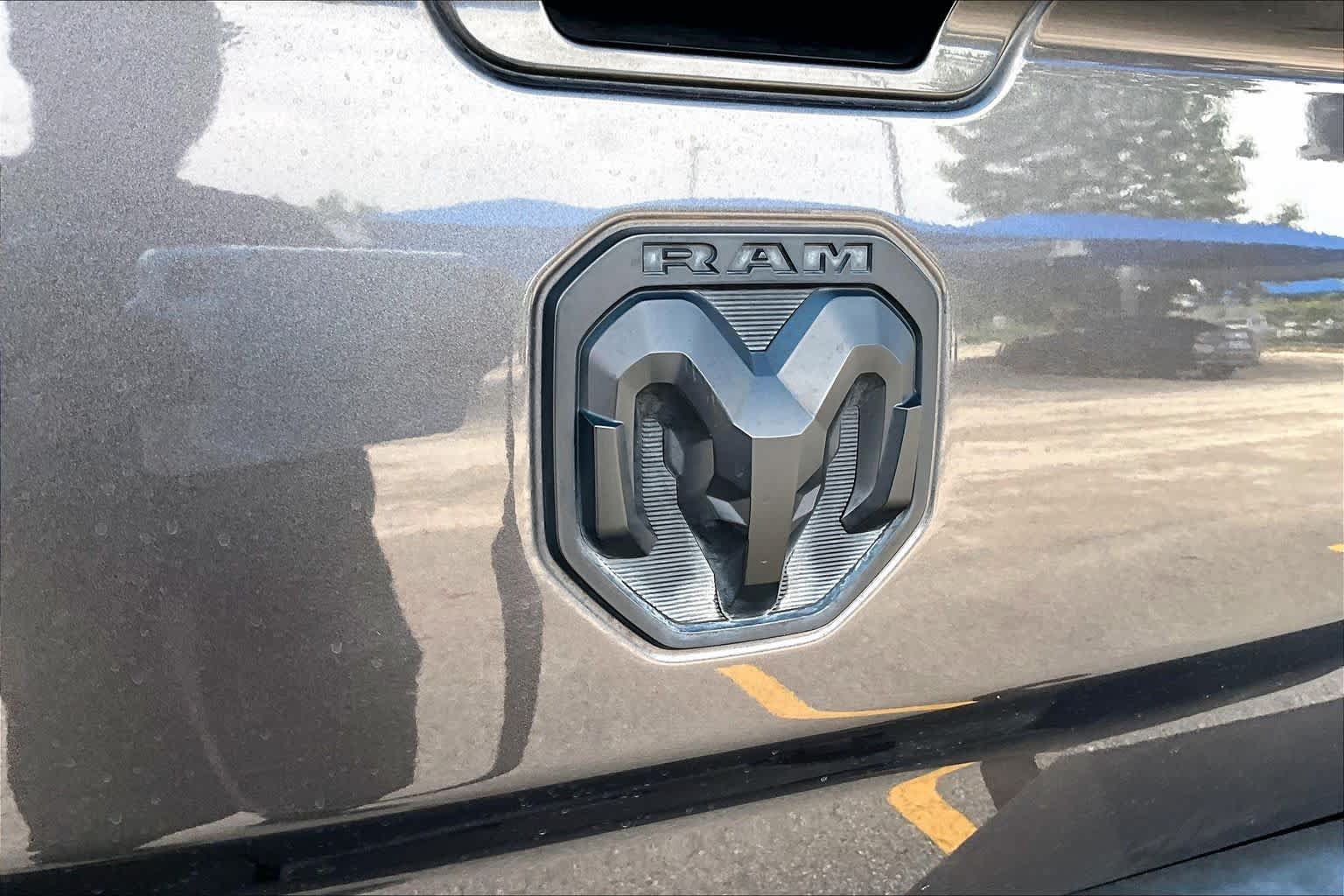 Used 2021 RAM 2500 Big Horn w/ Night Edition AWD/4WD image 31