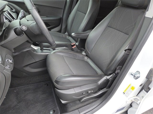 Used 2022 Chevrolet Trax LT w/ Sport Edition image 26