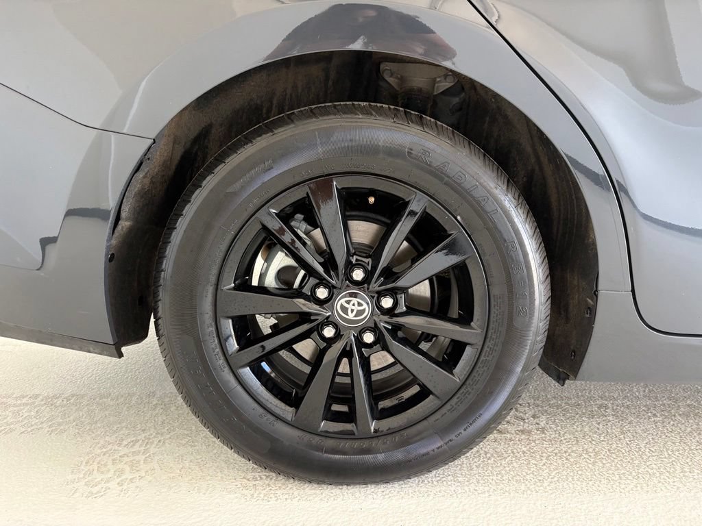 Used 2025 Toyota Camry LE FWD image 22