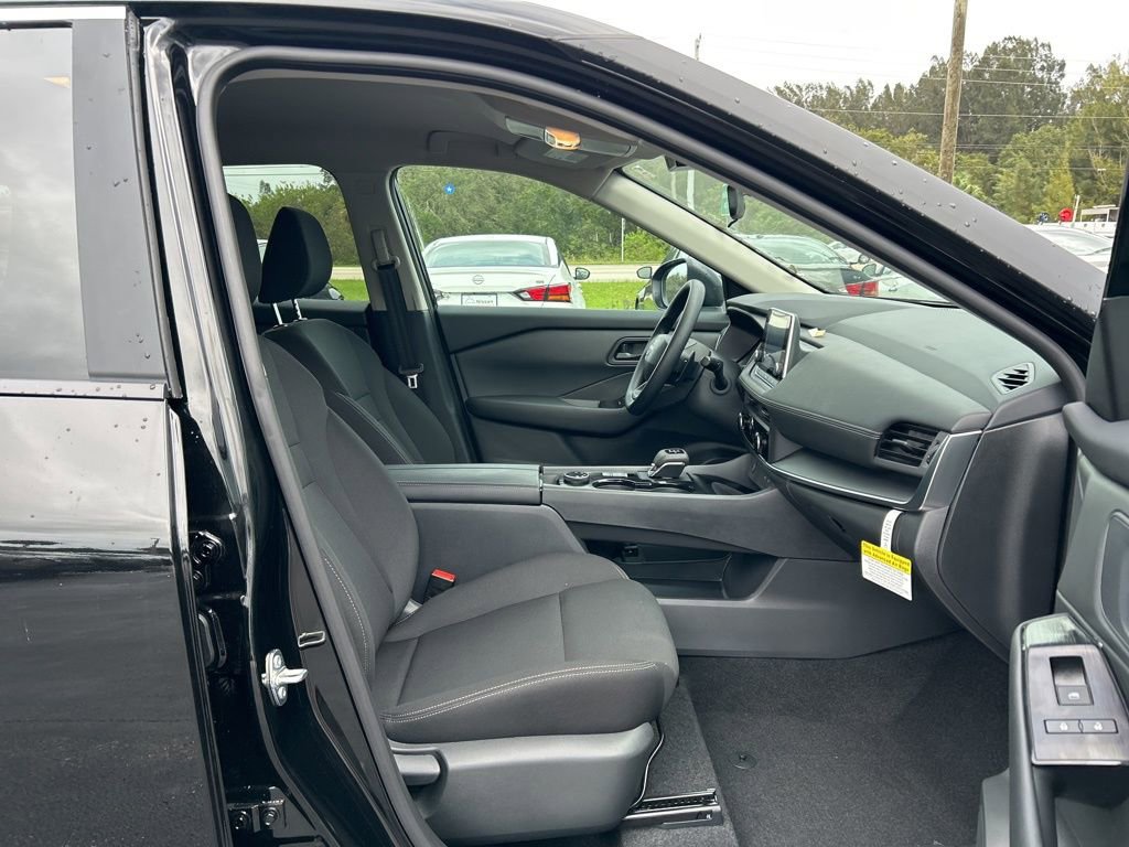 Used 2025 Nissan Rogue S AWD/4WD image 33
