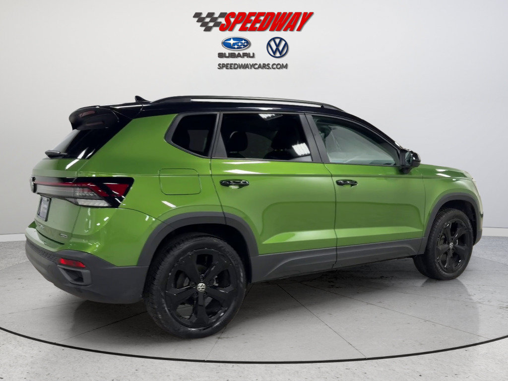 Certified 2025 Volkswagen Taos SE AWD/4WD image 5
