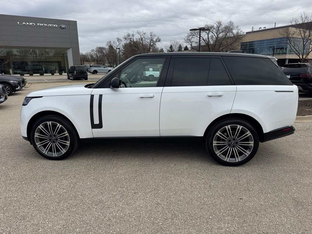 Certified 2024 Land Rover Range Rover Autobiography image 2
