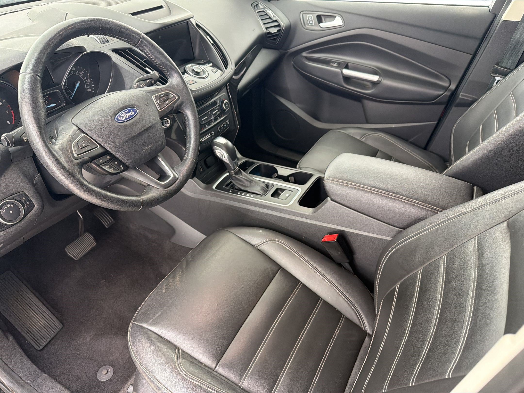 Used 2018 Ford Escape Titanium w/ Ford Safe & Smart Package FWD image 28
