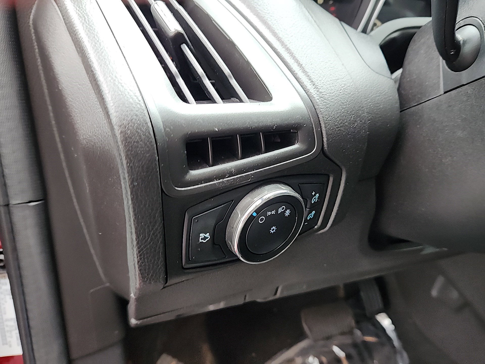 Used 2013 Ford Focus SE image 11