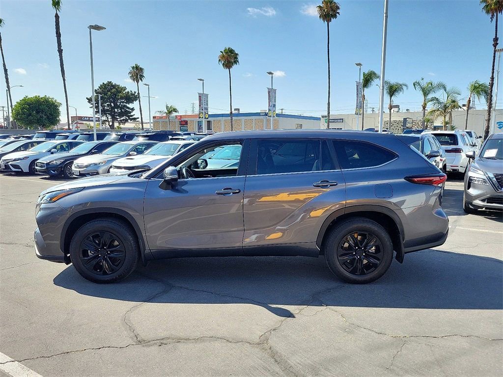 Used 2024 Toyota Highlander XLE image 36