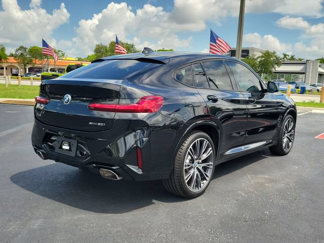 Used 2022 BMW X4 xDrive30i w/ M Sport Package 2 AWD/4WD image 4