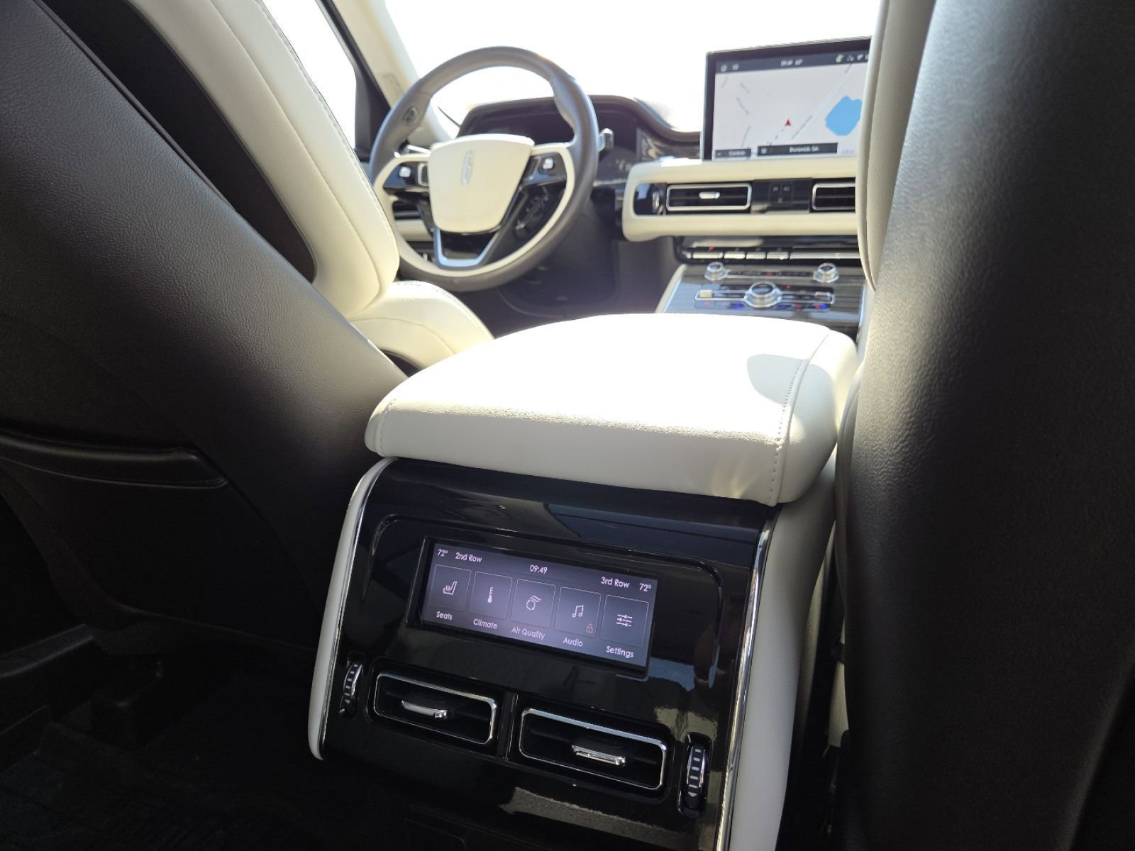 Used 2024 Lincoln Aviator Black Label AWD/4WD image 27