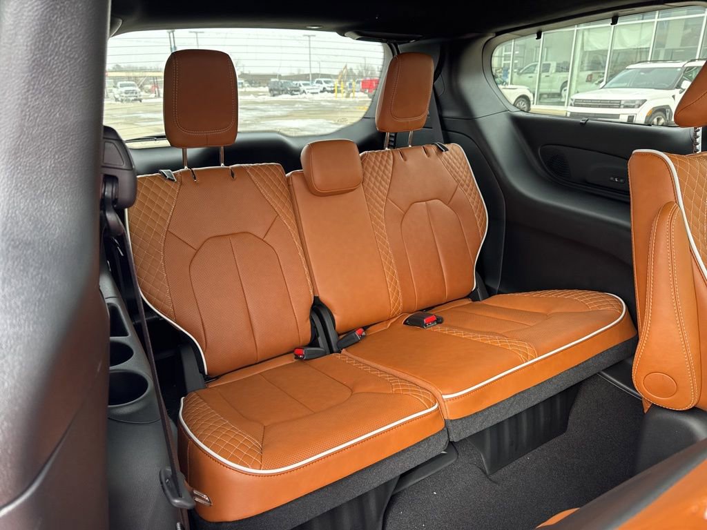 New 2026 Chrysler Pacifica Pinnacle AWD/4WD image 34