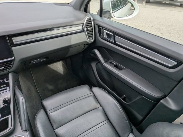 Used 2023 Porsche Cayenne Platinum Edition AWD/4WD image 15