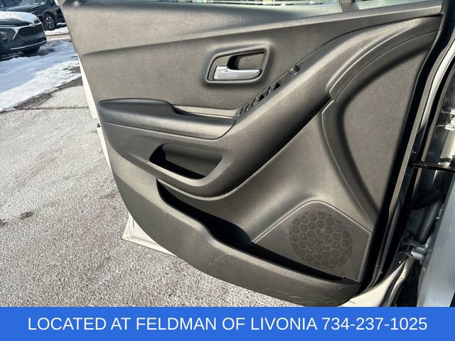 Used 2022 Chevrolet Trax LT w/ LT Convenience Package image 20