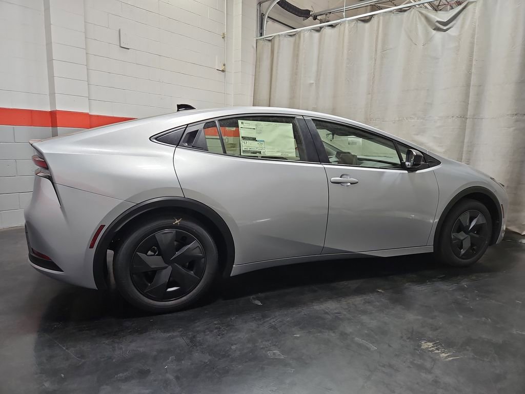 New 2026 Toyota Prius LE image 8