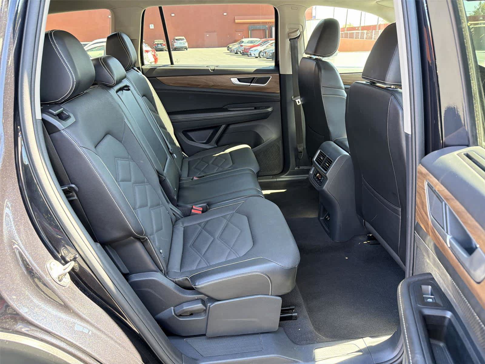 Used 2024 Volkswagen Atlas SE FWD image 14