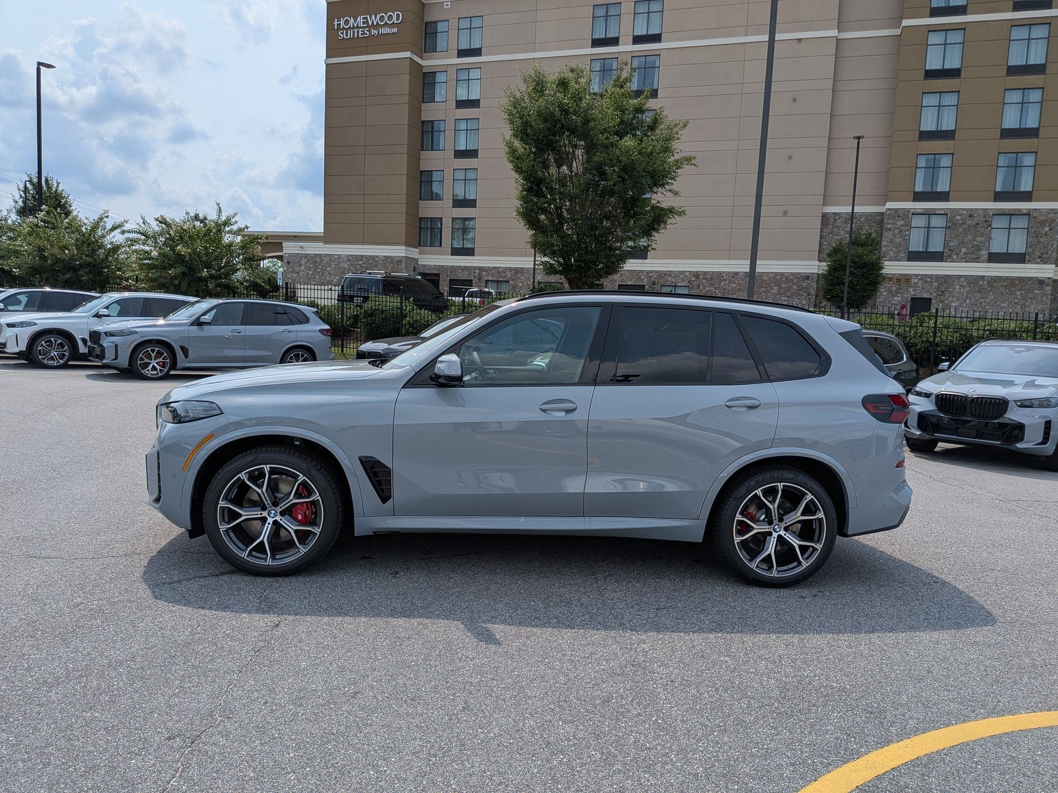 New 2026 BMW X5 xDrive40i w/ M Sport Package AWD/4WD image 6