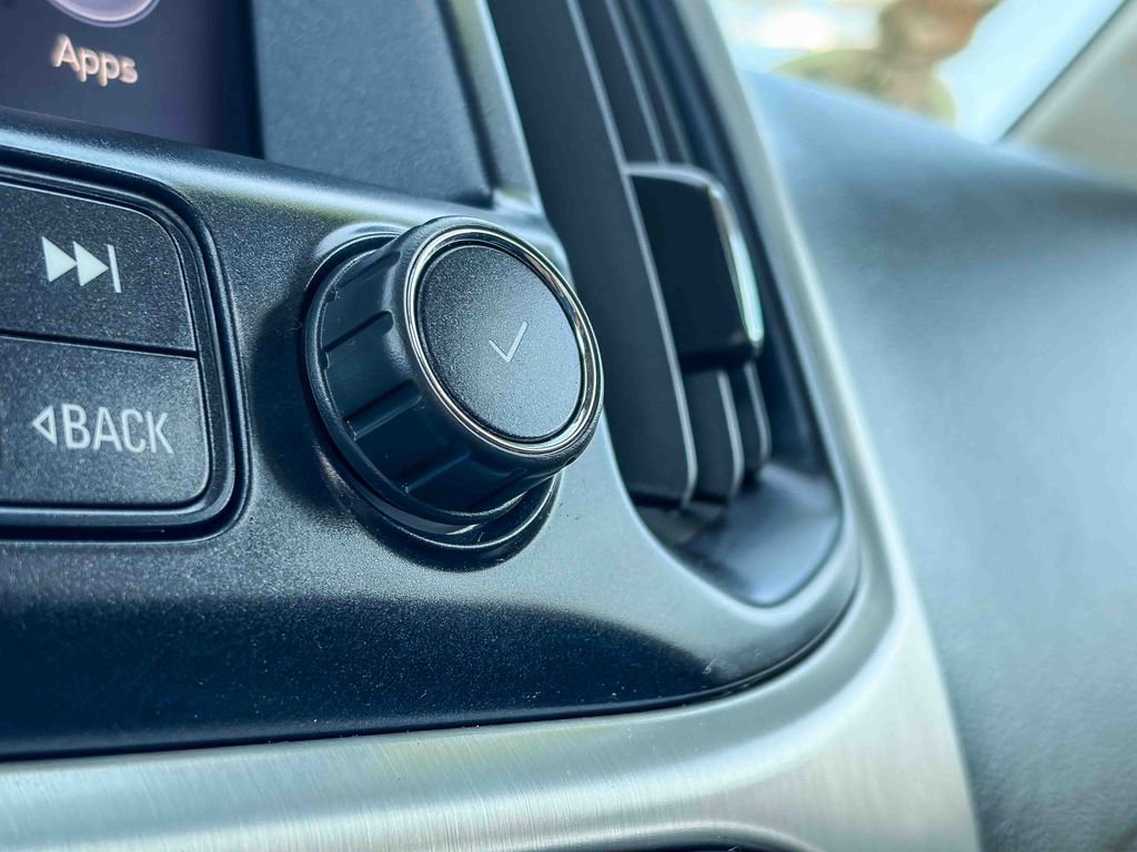 Used 2020 GMC Canyon SLE w/ Driver Alert Package image 26